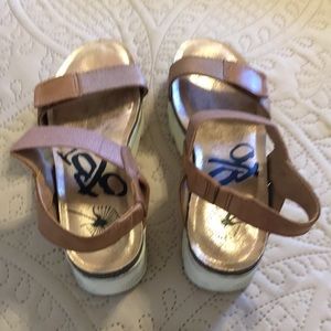 Wedgie sandals